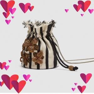 Meet your Posher, Ivy